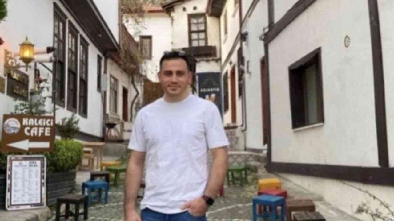 &nbsp; Şehidin Babaevine Türk Bayrağı Asıldı Azerbaycan’dan Türkiye’ye dönüş yapmak