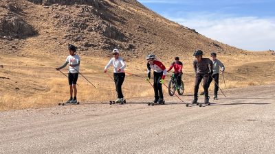   Hakkari’nin Yüksekova ilçesinde faaliyet gösteren Yüksekova Tekerlekli Kayak Takımı,