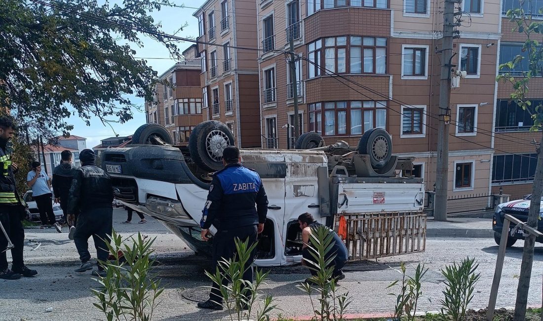   Tekirdağ’ın Malkara ilçesinde otomobil ile çarpışan kamyonet takla atarak