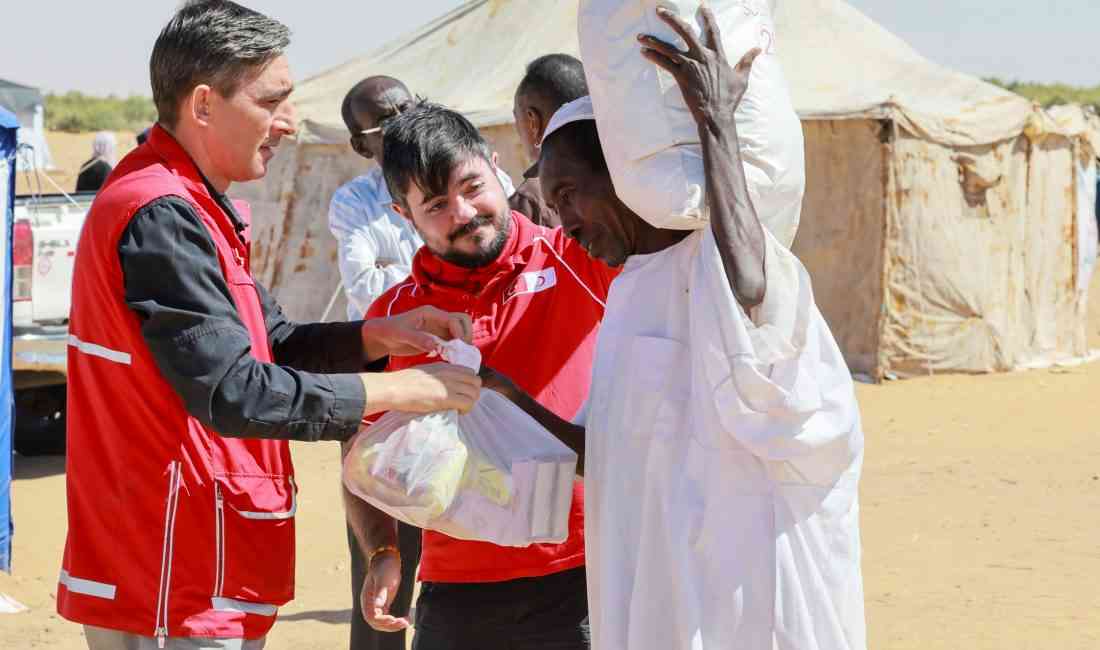 Türk Kızılay, Sudan’da artan çatışmalar nedeniyle yerinden edilen on binlerce