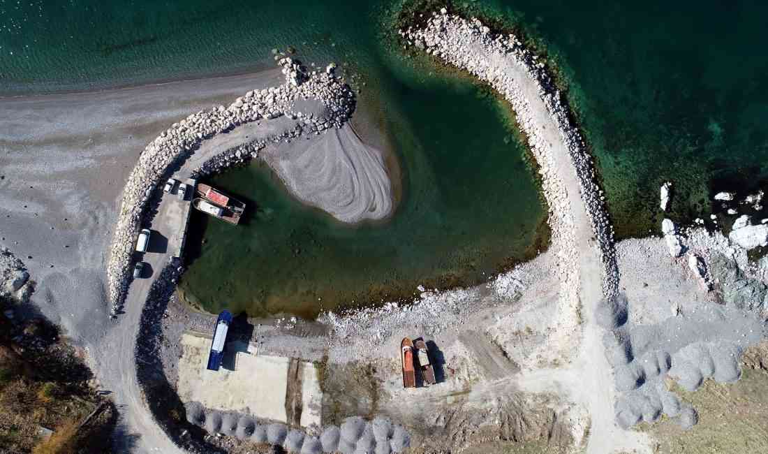 &nbsp; Azalan Su Seviyesi Balıkçılığa Darbe Vurdu Van’ın Tuşba ilçesi