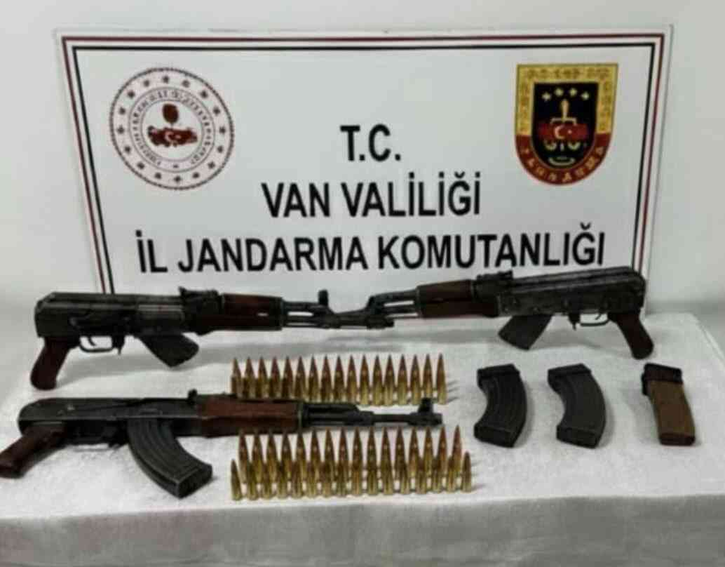 &nbsp; Çaldıran’da Silah Ticareti Yapan 2 Şüpheli Gözaltına Alındı Van’ın