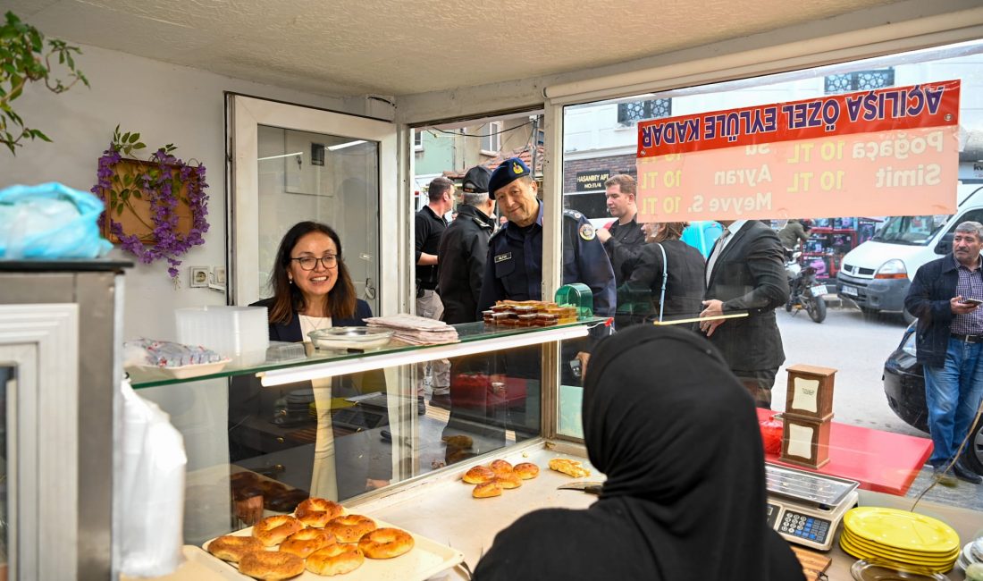 Yalova Valisi Dr. Hülya Kaya, Bağlarbaşı Mahallesi’nde gerçekleştirdiği ziyaretlerde vatandaşlarla