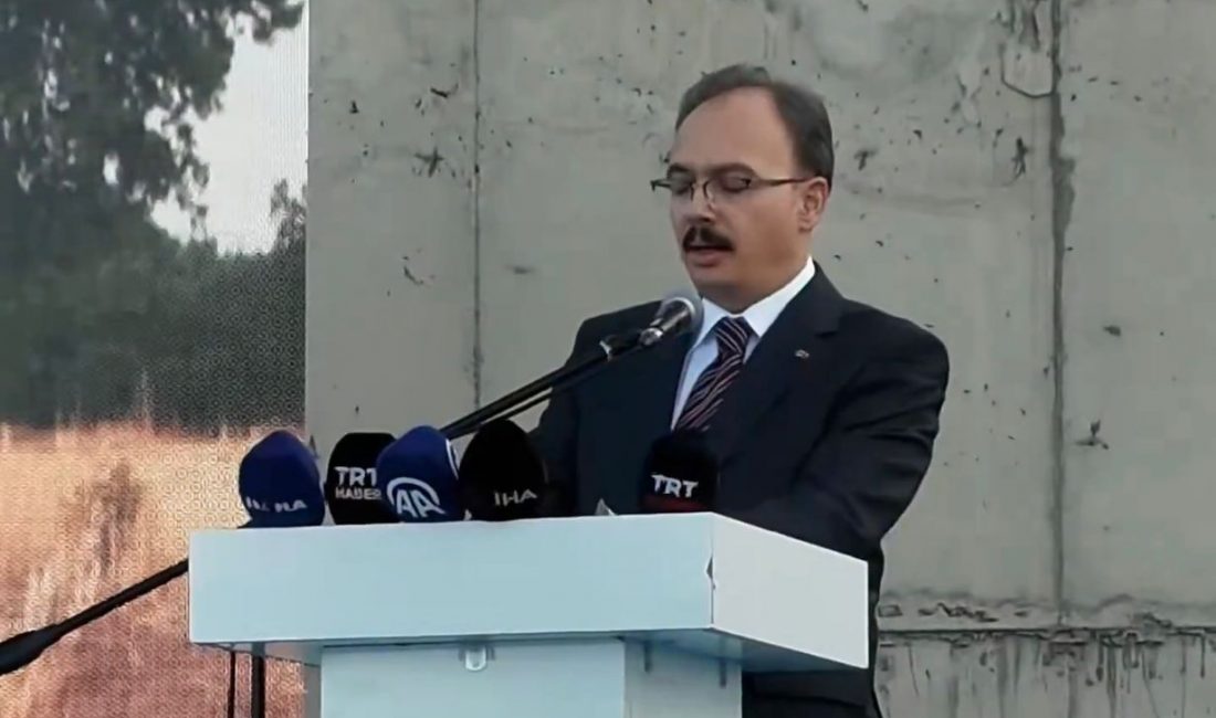 Yol Kalkınmadır, Yol Bereket Getirir Siirt Valisi ve Belediye Başkan