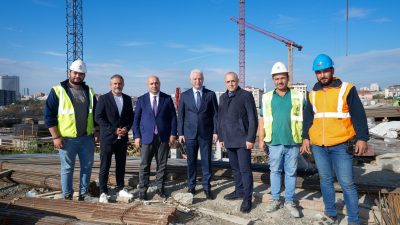   İstanbul Valisi Davut Gül, Bayrampaşa ilçesindeki ziyaret programı kapsamında