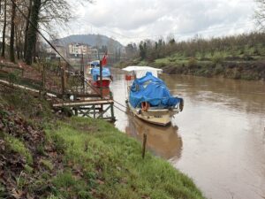 &nbsp; Sağanak Sonrası İskele ve Piknik Alanı Sular Altında Kaldı