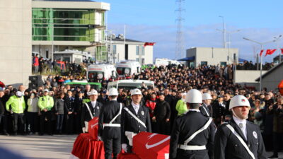 Bakan Yerlikaya Şehitlerin Cenaze Töreninde Konuştu: “Terörle Mücadelede Geri Adım