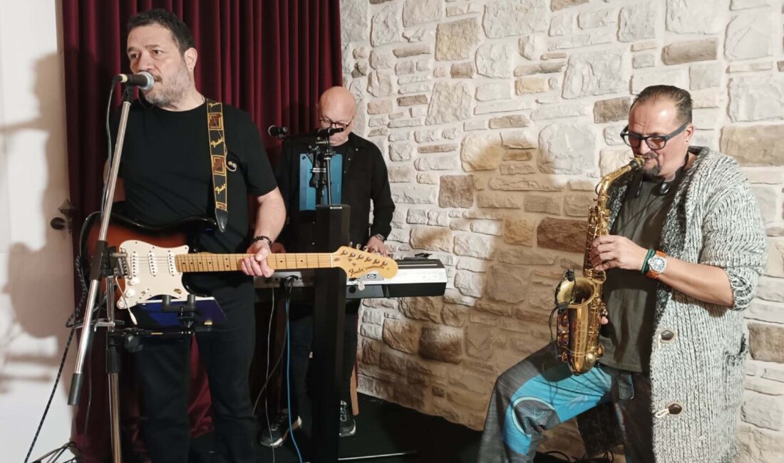 &nbsp; Gelir Dezavantajlı Üniversite Öğrencilerine Yemek Bursu Olacak İzmir’de bir