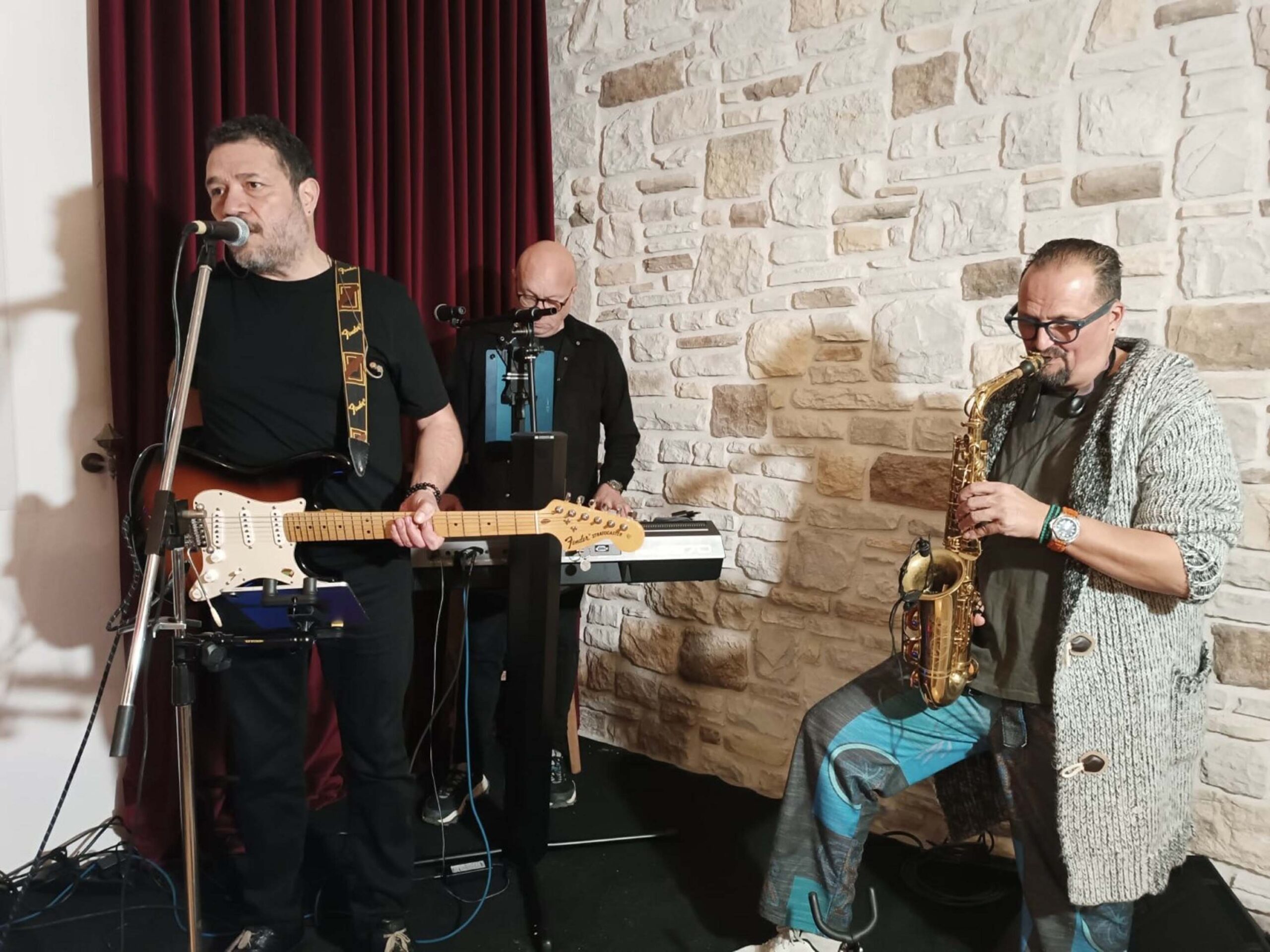 &nbsp; Gelir Dezavantajlı Üniversite Öğrencilerine Yemek Bursu Olacak İzmir’de bir