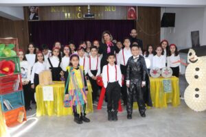 İlkokul Öğrencileri Atık Malzemelerle Tasarladıkları Ürünleri Sergiledi Erzurum’un Yakutiye ilçesinde