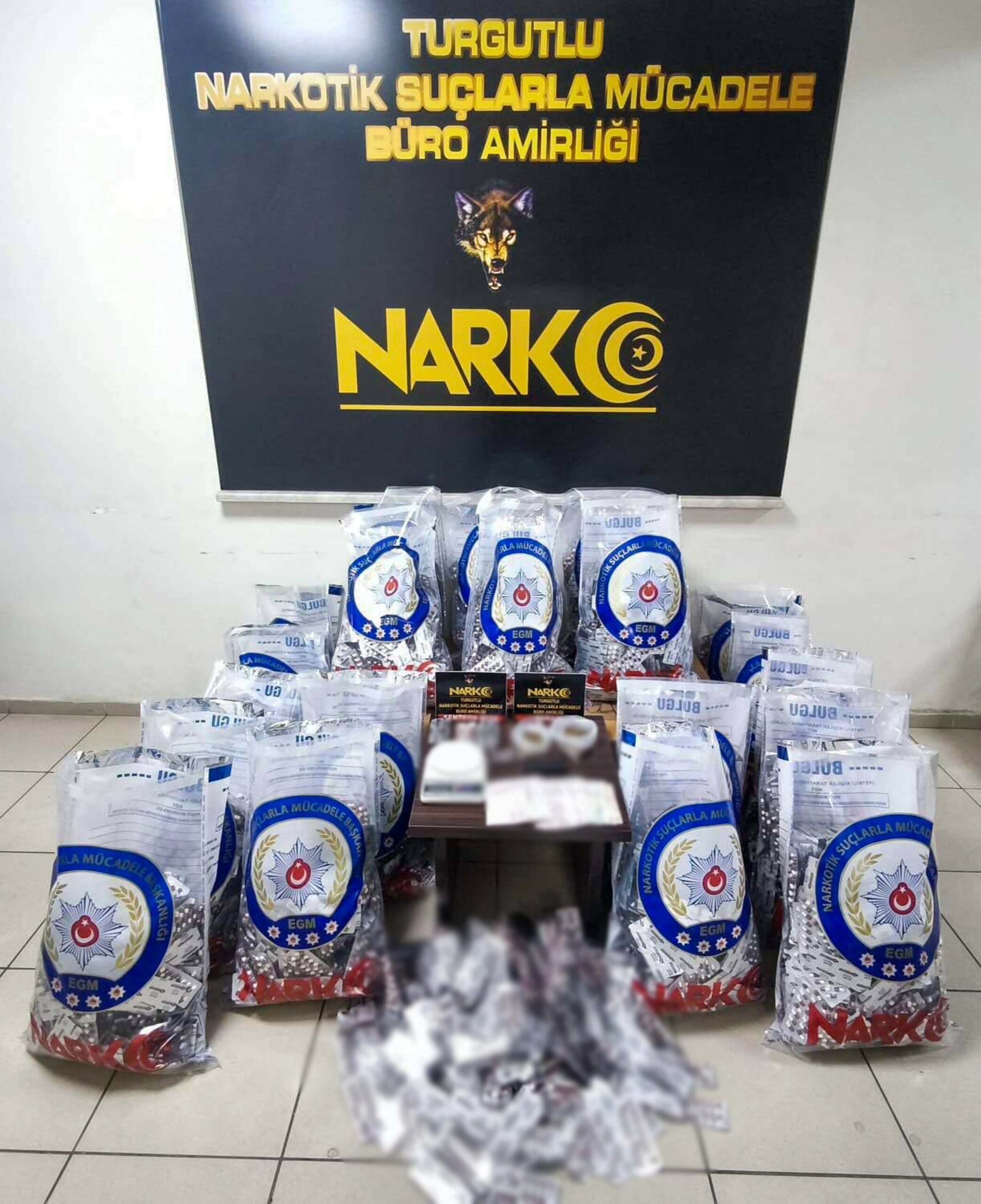 &nbsp; Polis Sokak Düzeyinde Takip Sonucu Operasyonu Gerçekleştirdi Manisa’nın Turgutlu