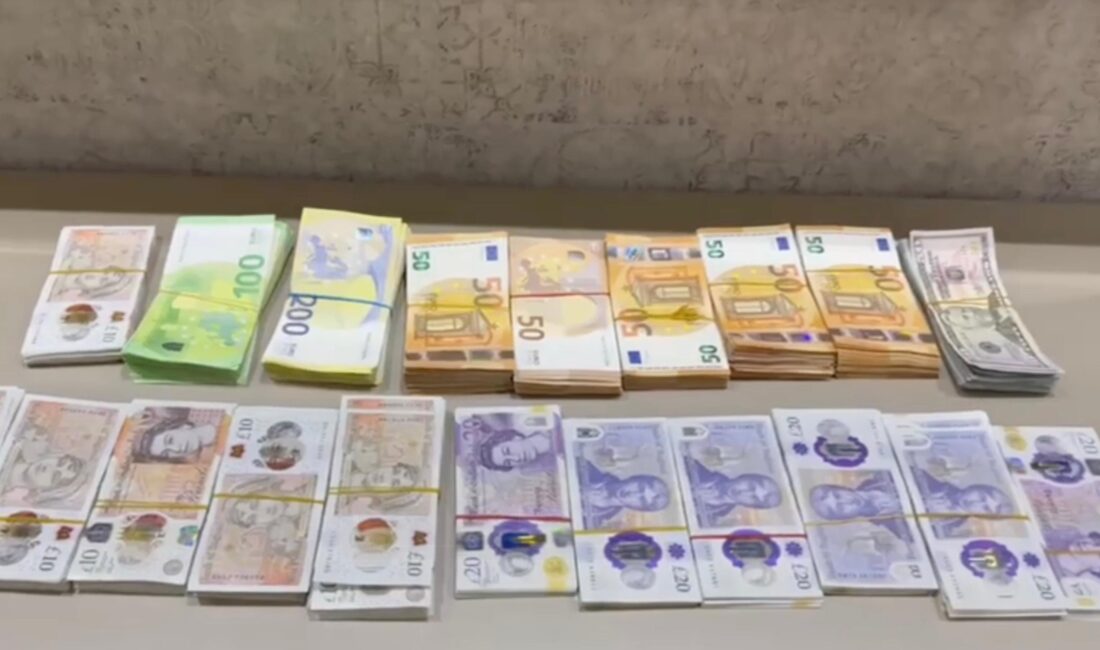 &nbsp; Metamfetamin ve Eroin Baskında Yakalandı Mersin’de belirlenen bir adrese