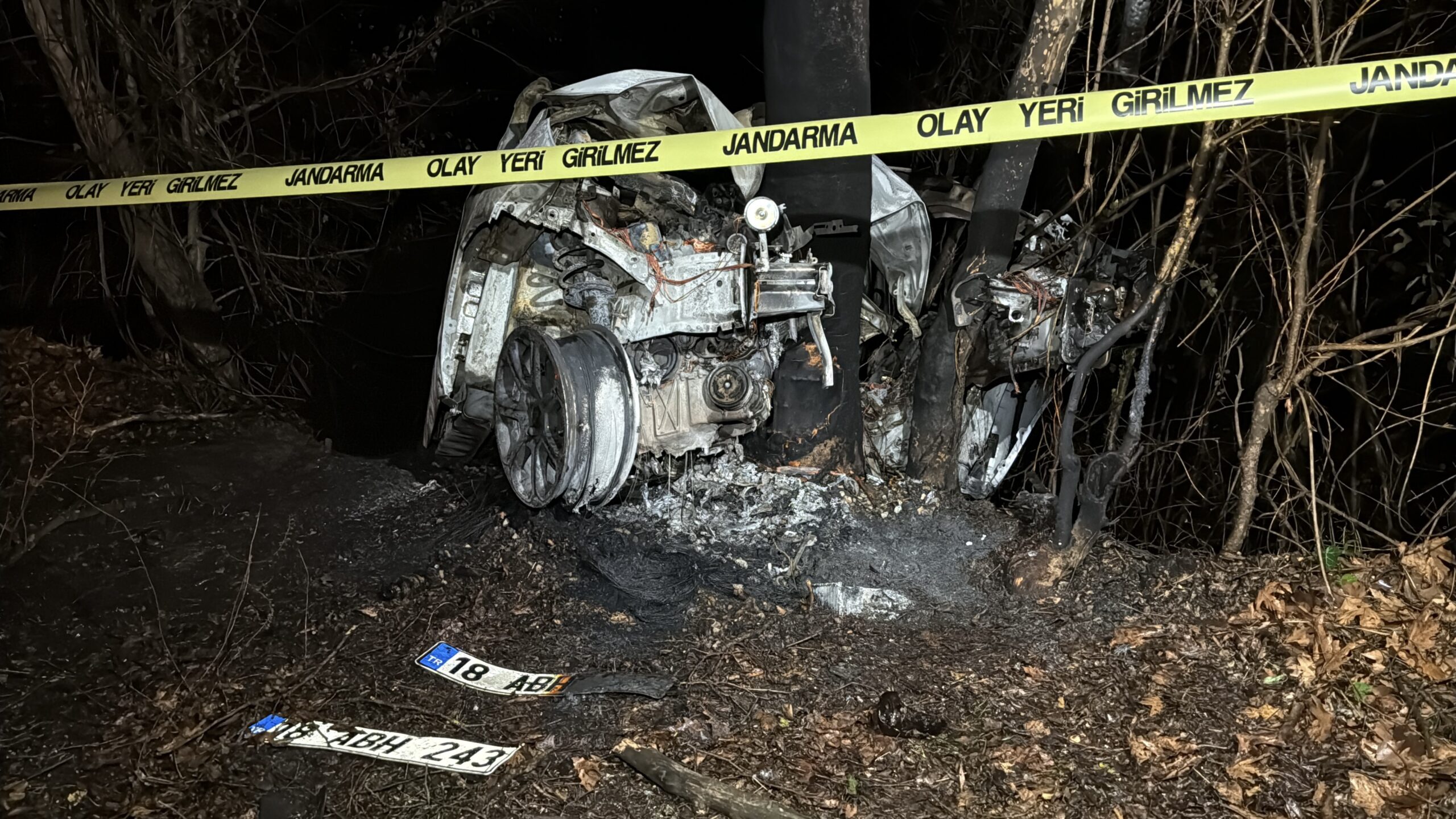 &nbsp; Direksiyon Hakimiyetini Kaybeden Sürücü Ağaca Çarptı Karabük’ün Safranbolu ilçesinde