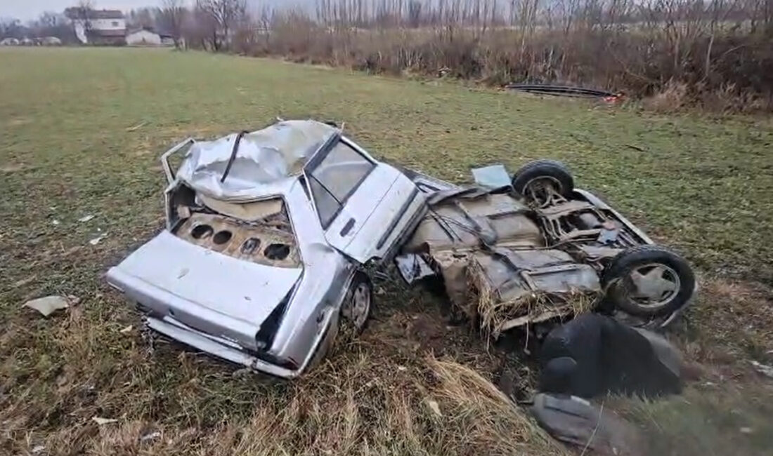 Zile İlçesinde Kontrolden Çıkan Otomobilin Ağaca Çarpması Sonucu Meydana Gelen