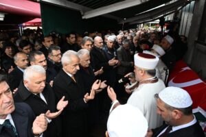 Ayşe Sula Köseoğlu’nun Eşi Prof. Dr. Mustafa Köseoğlu Trabzon’da Defnedildi