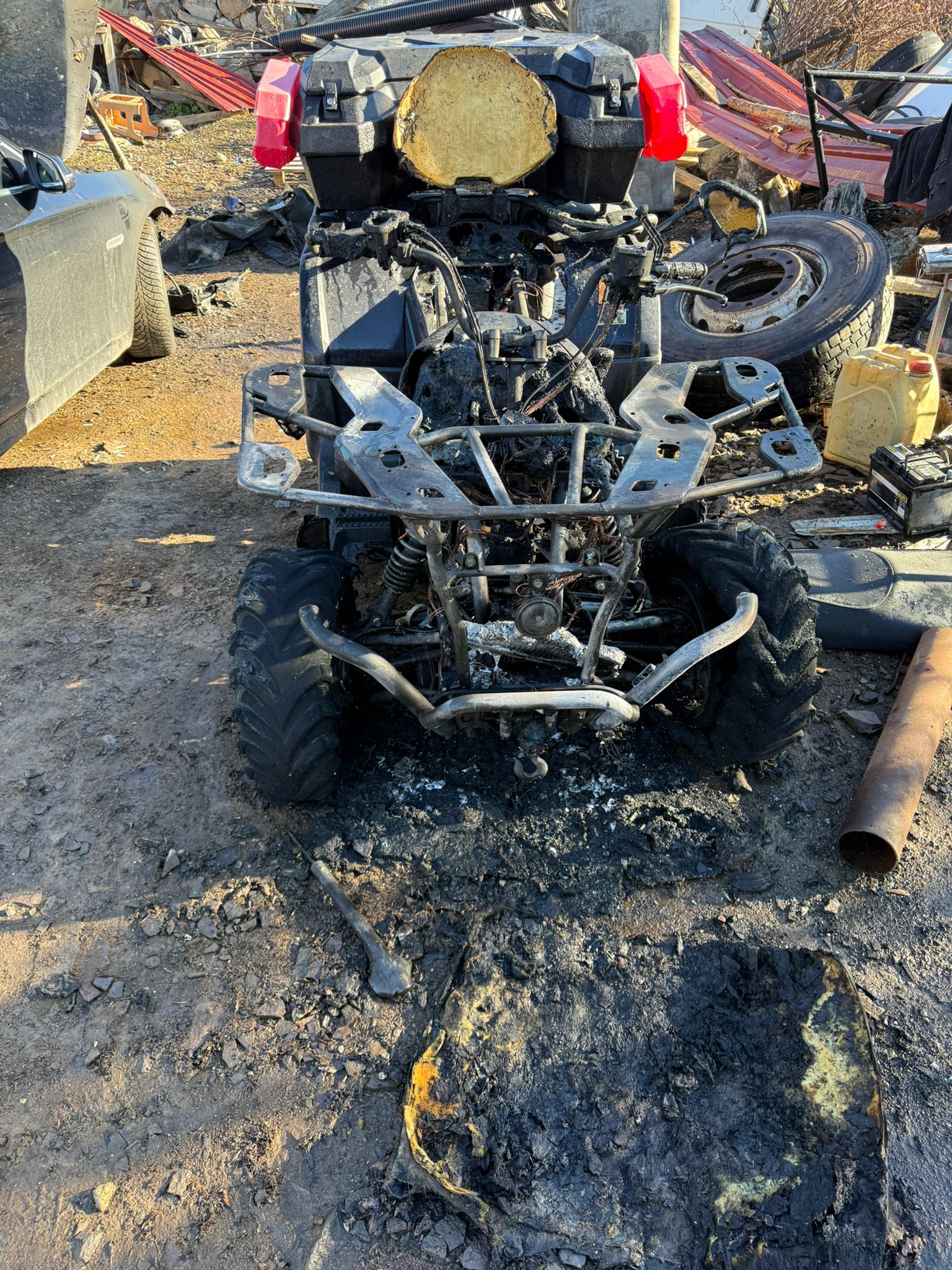 &nbsp; Çamlıdere’de Muhtar Hasan Sağlam’a Ait 4 Araç Benzin Dökülerek