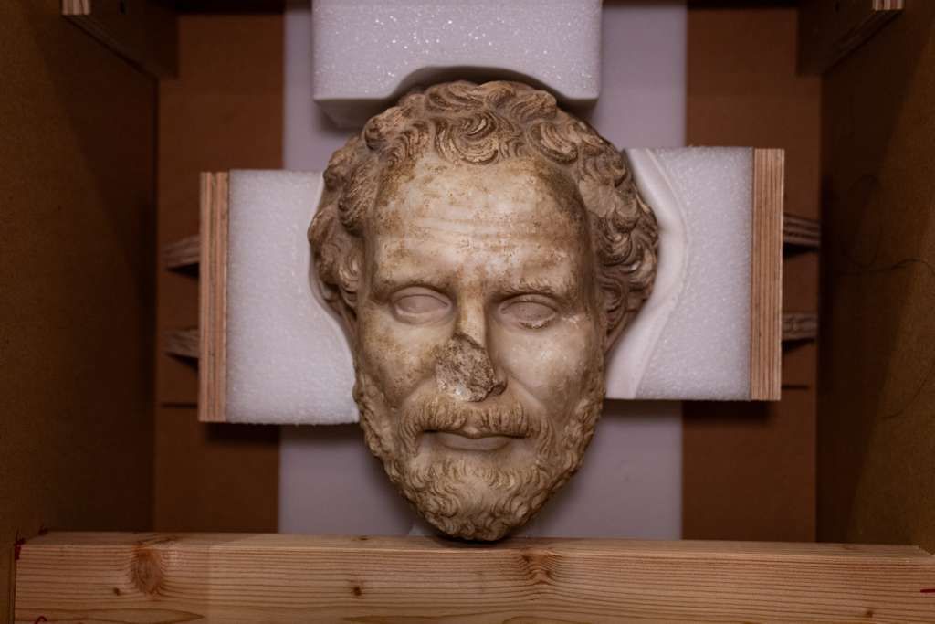 &nbsp; Bronz İmparator Heykeli Yurda İade Edildi Kültür ve Turizm