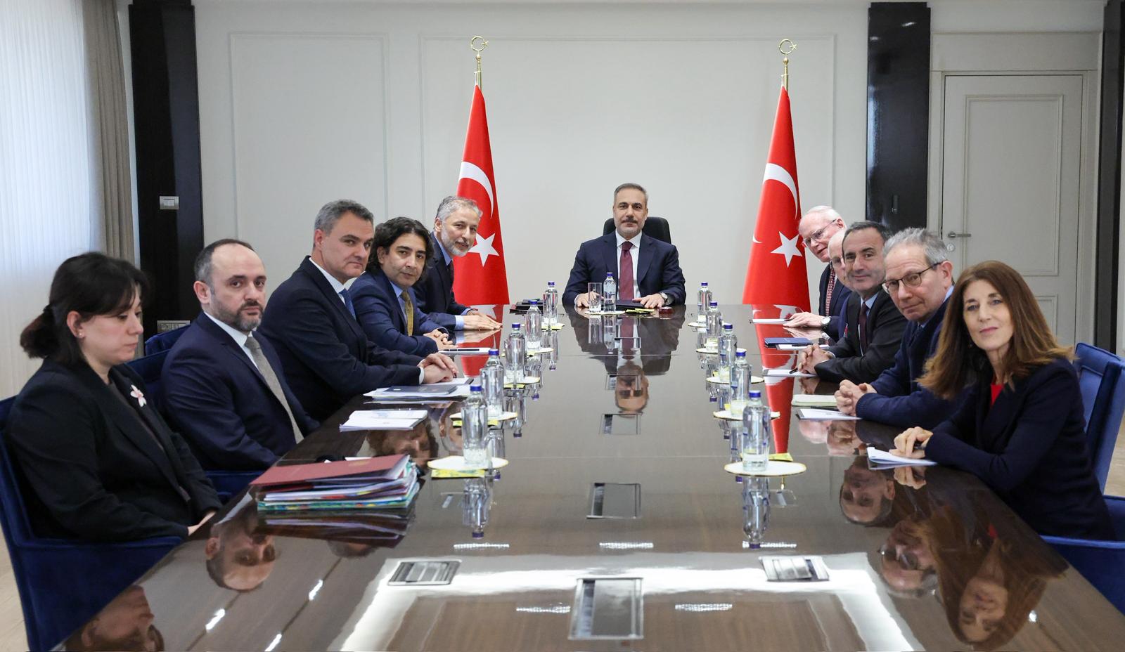 Dışişleri Bakanı Hakan Fidan, Siyaset, Ekonomi ve Toplum Araştırmaları Vakfı