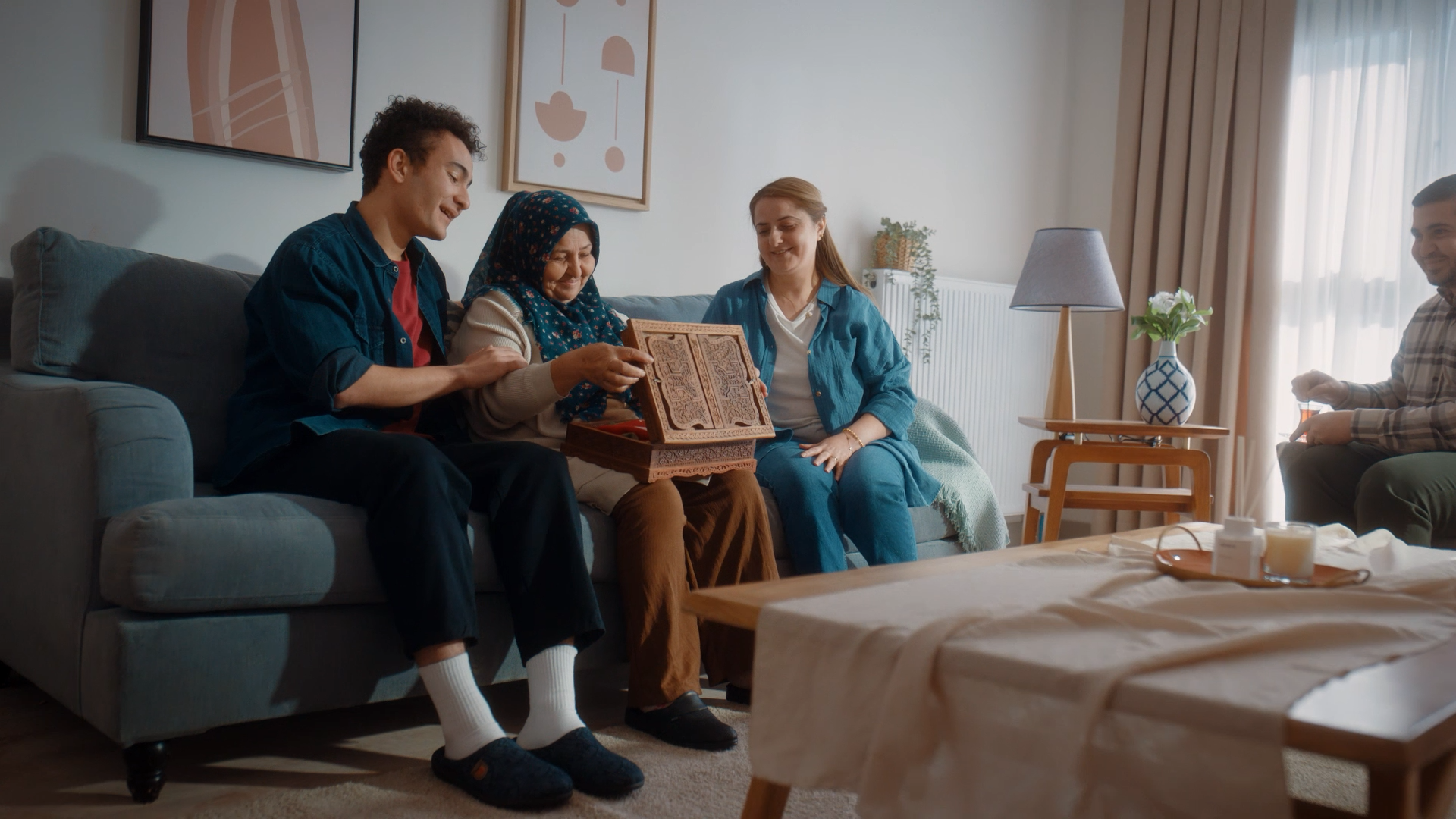 Deprem bölgesini ayağa kaldıran “Asrın İnşa Seferberliği”nde sona gelindi. Cumhurbaşkanı