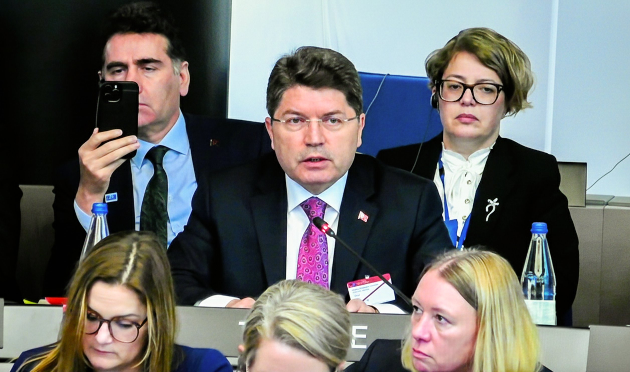 &nbsp; Tunç: “Avrupa’nın Güvenliği İçin İnsan Onurunu Merkeze Alan Politikalar