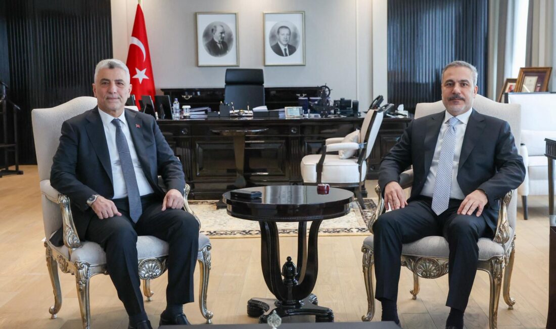 &nbsp; Dışişleri ve Ticaret Bakanları Basına Kapalı Toplantıda Bir Araya