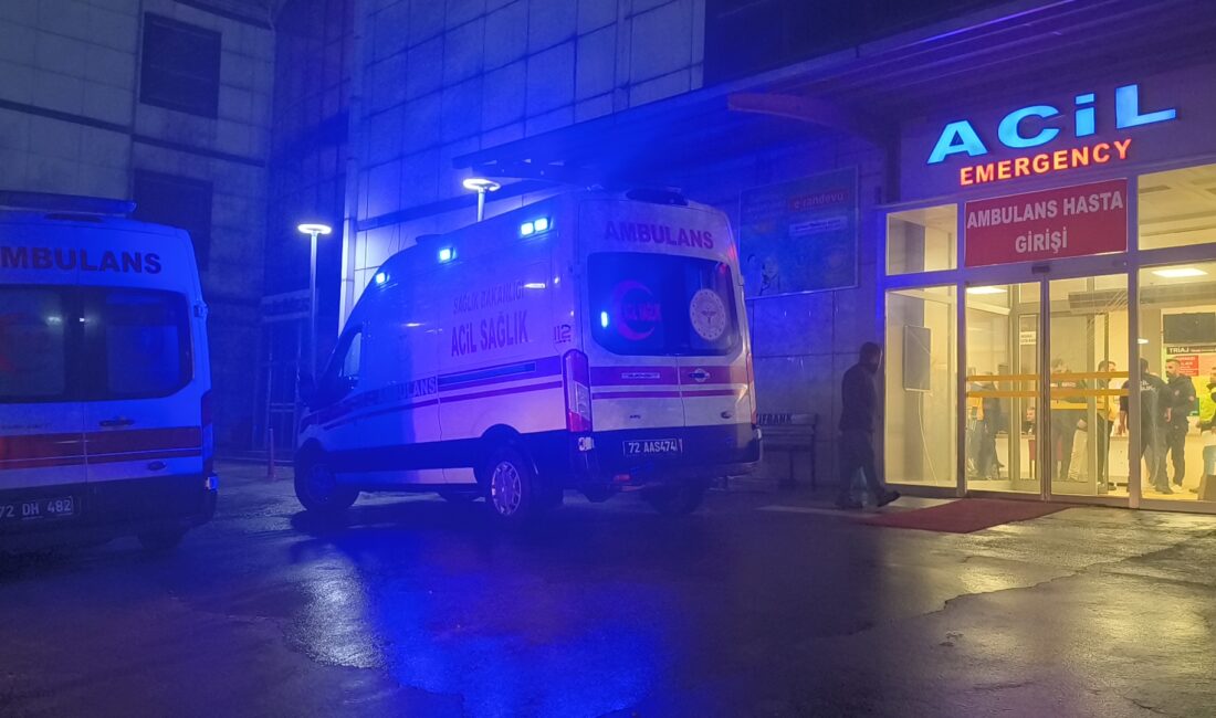 Köy Yolunda Ambulans Çamura Saplandı Batman’ın Gercüş ilçesinde bir evde