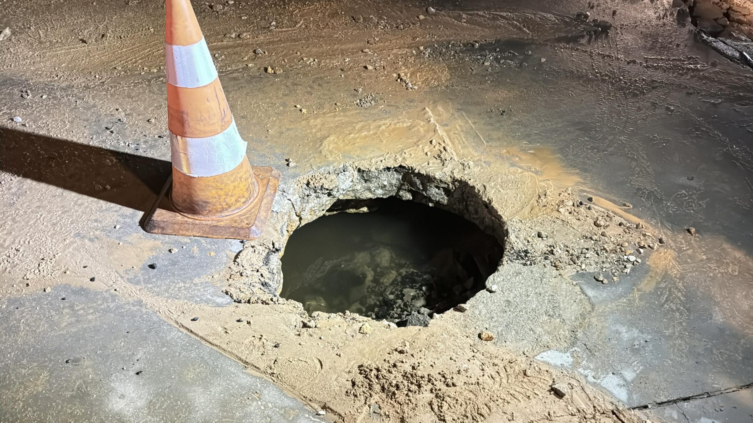 Muğla’nın Bodrum ilçesinde yüksek basınç nedeniyle ana su isale hattında