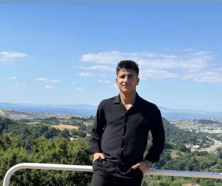 Dış Cephe Kaplaması Sırasında Düşen 26 Yaşındaki Özgür Demir Hayatını