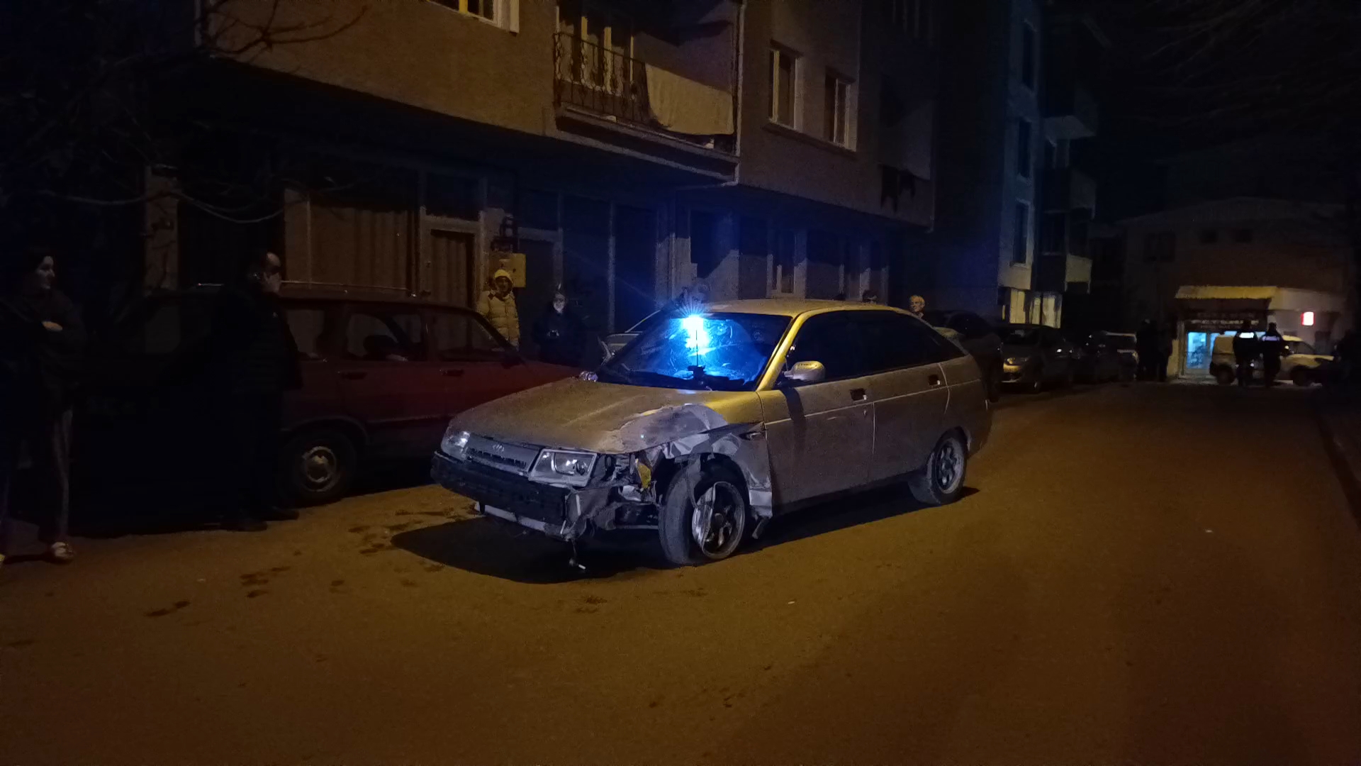&nbsp; Yıldırım’da Gece Saatlerinde Trafik Kazası Bursa’nın Yıldırım ilçesinde hafif