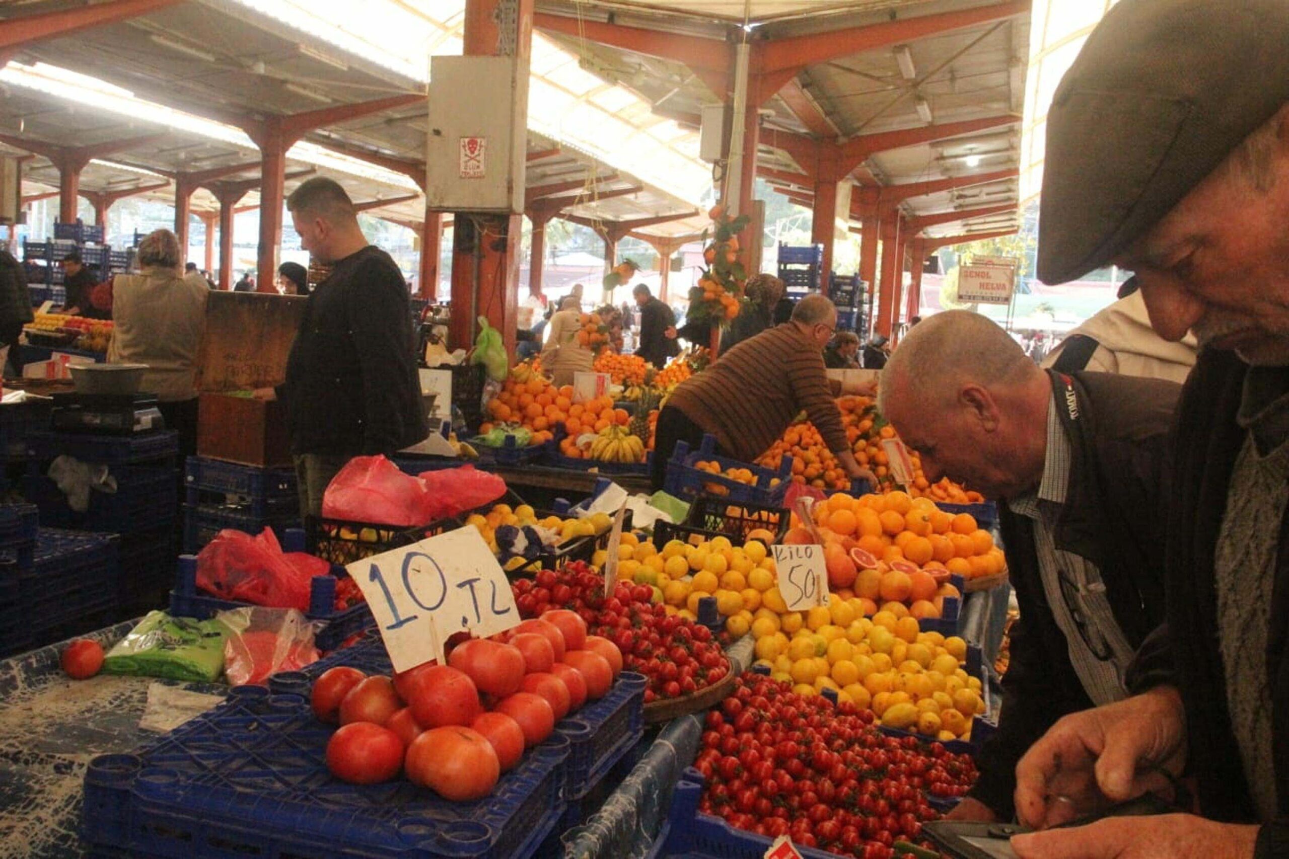 &nbsp; Sağanak Üreticiyi Zora Soktu Çanakkale’nin Bayramiç, Ezine ve merkez