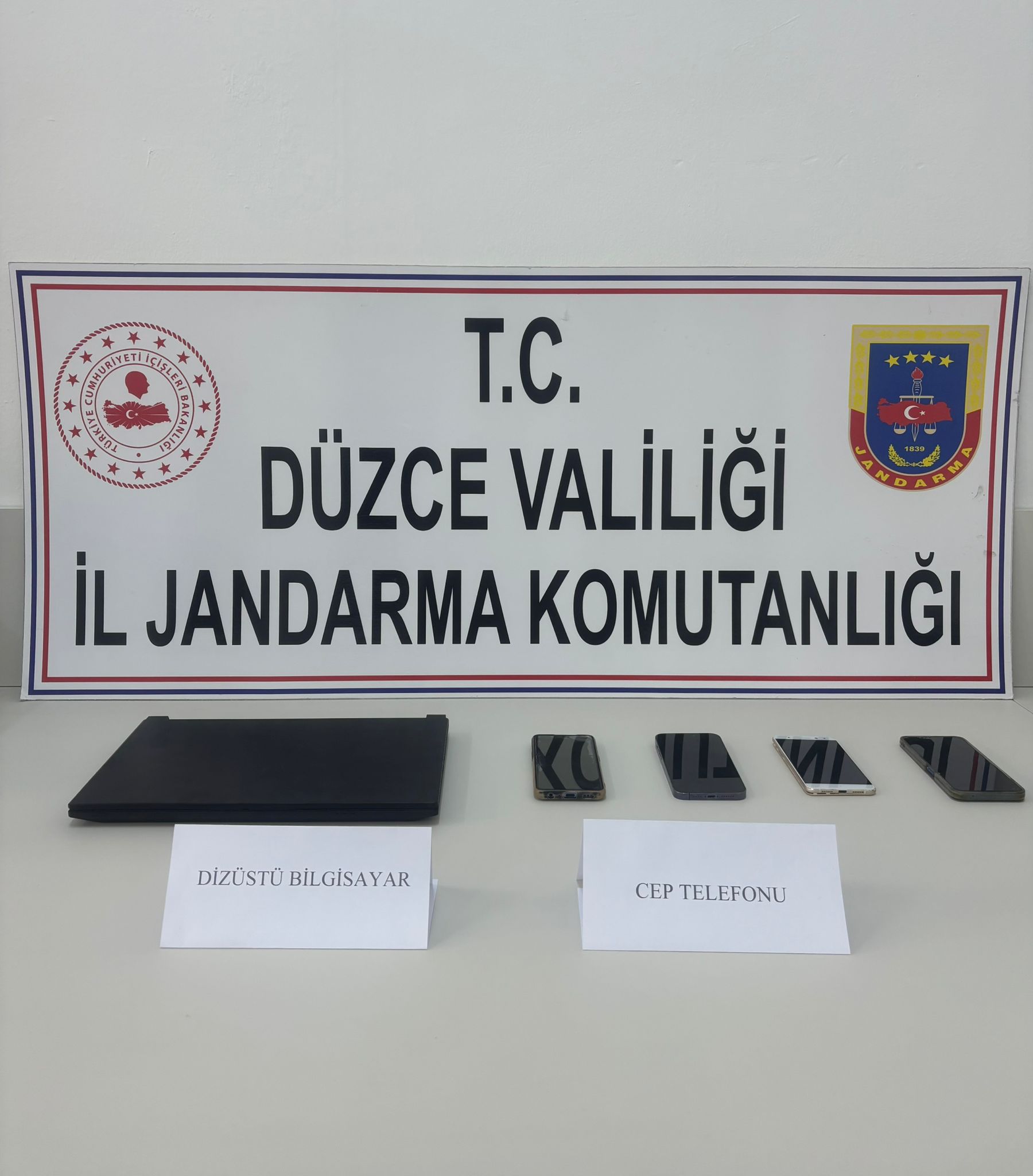 5 İlde Düzenlenen Operasyonda Sahte Yatırım Reklamları Hazırlayan 5 Şüpheli