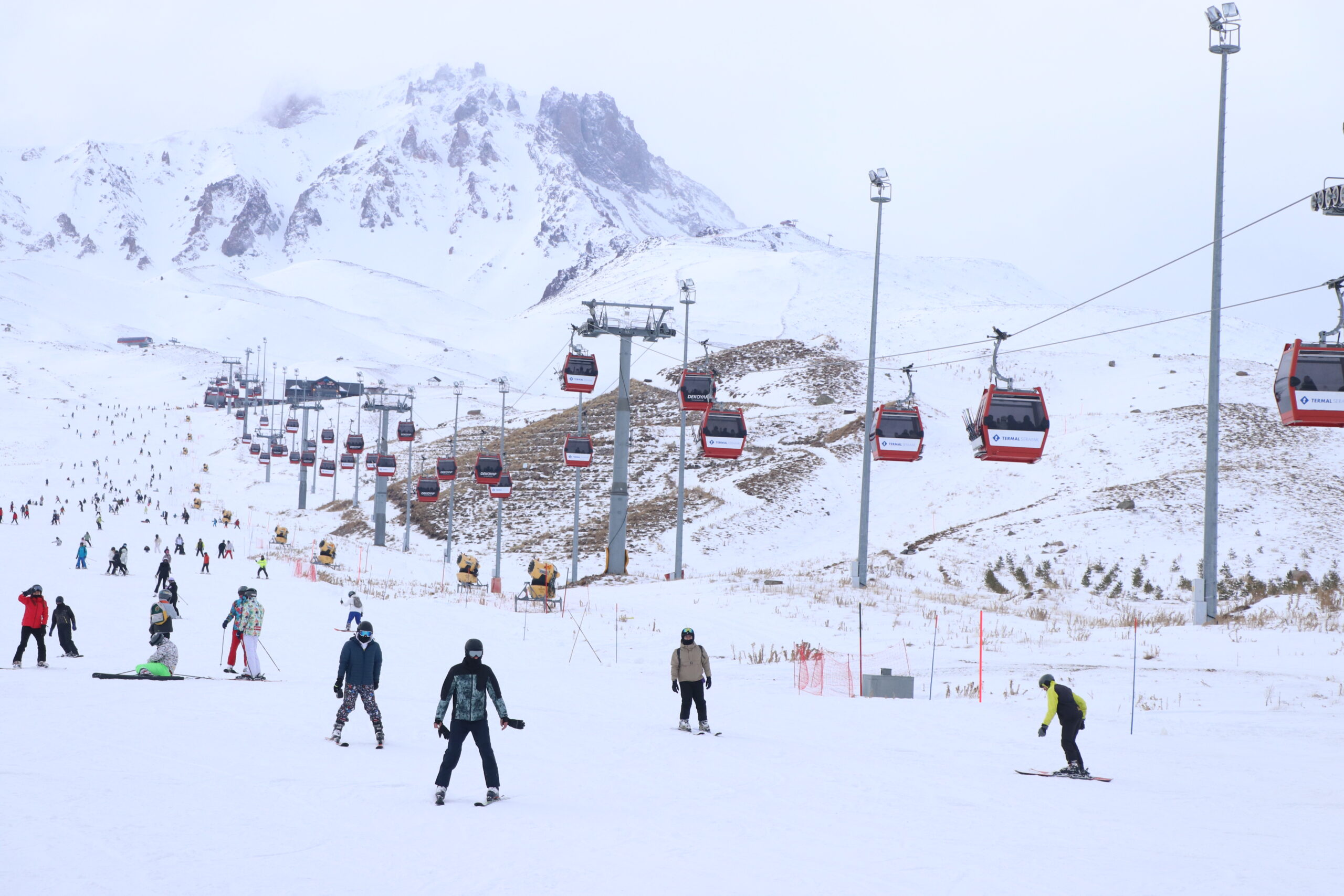 Kış Turizminin Önemli Merkezlerinden Erciyes, Yılbaşı Tatili Öncesi Yerli ve