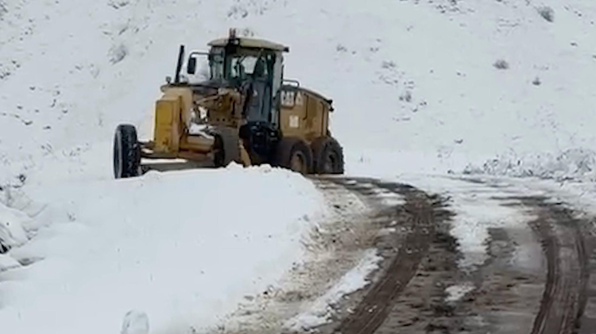 &nbsp; Yüksek Kesimlerde Kar ve Tipi Etkili Oldu Erzincan’ın yüksek