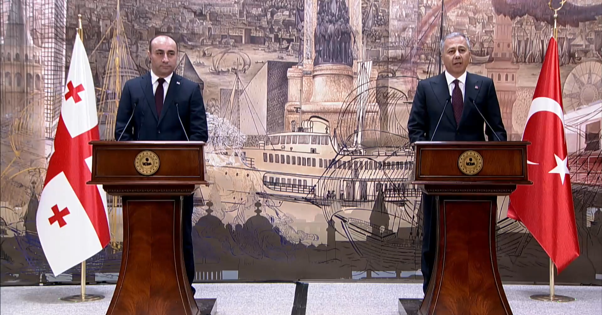 İstanbul’da Gürcü Mevkidaşı ile Bir Araya Gelen İçişleri Bakanı Ali