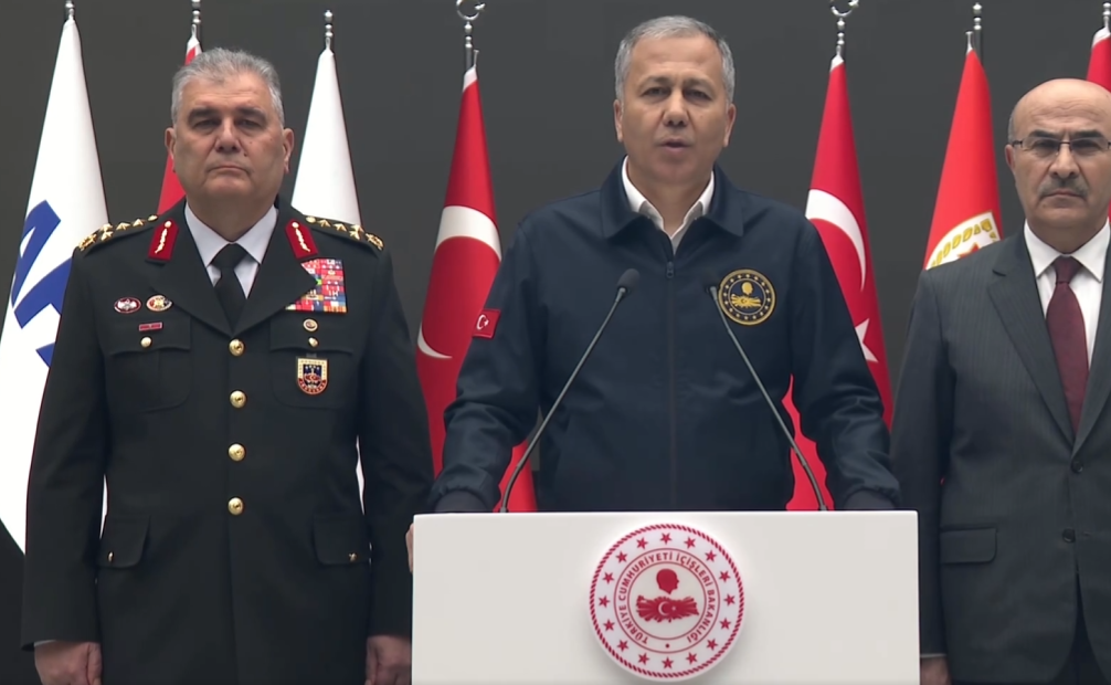 Bakan Yerlikaya Acı Haberi Duyurdu İçişleri Bakanı Ali Yerlikaya, Yalova’da
