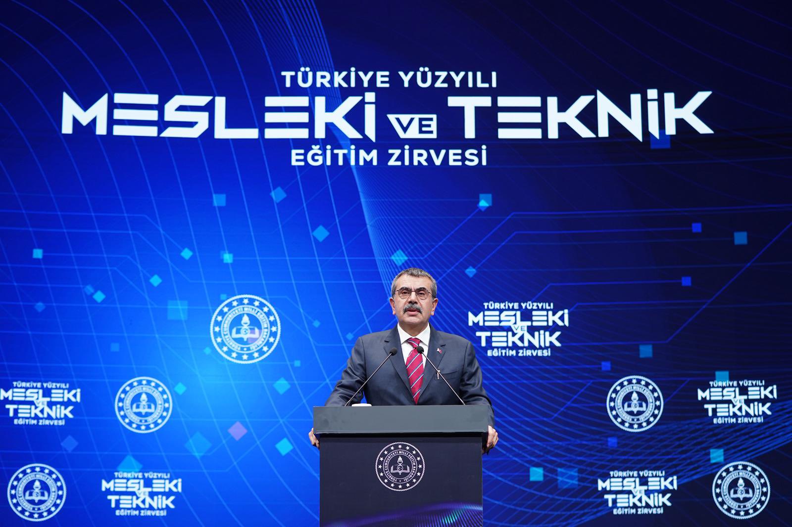 &nbsp; Milli Eğitim Bakanı Yusuf Tekin: Mesleki Eğitimde Öğrencilerin Ortaöğretime