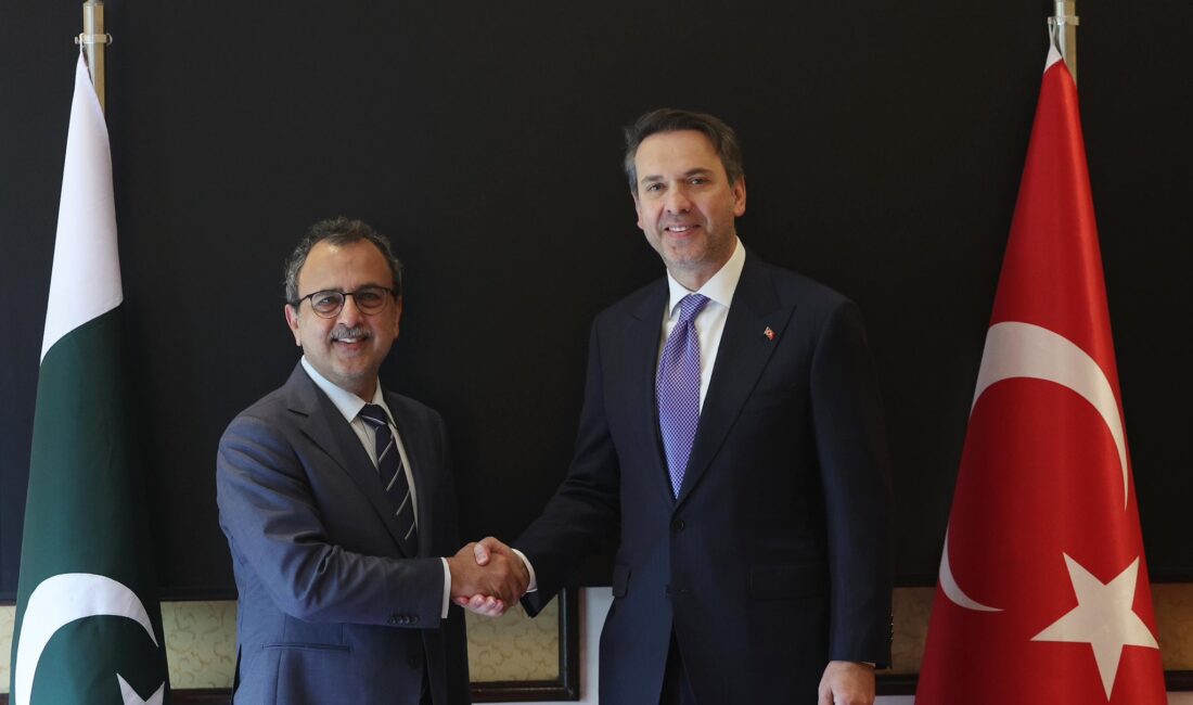 &nbsp; Elektrik Altyapısı ve Piyasa Düzenlemeleri Masaya Yatırıldı Enerji ve