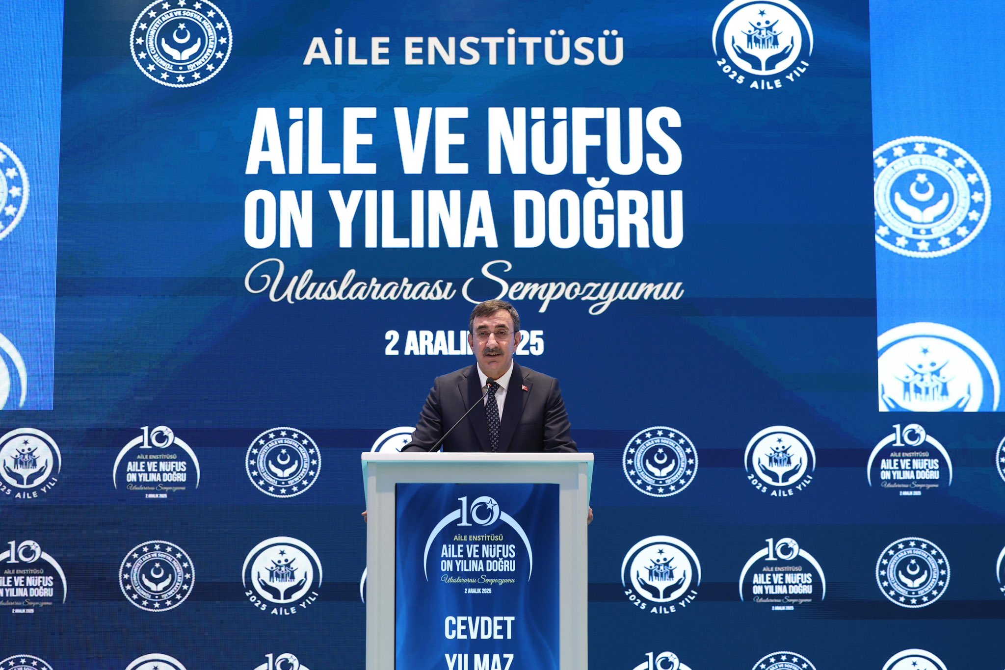 &nbsp; Cumhurbaşkanı Yardımcısı Cevdet Yılmaz: Doğurganlık Hızı Kritik Seviyede Cumhurbaşkanı