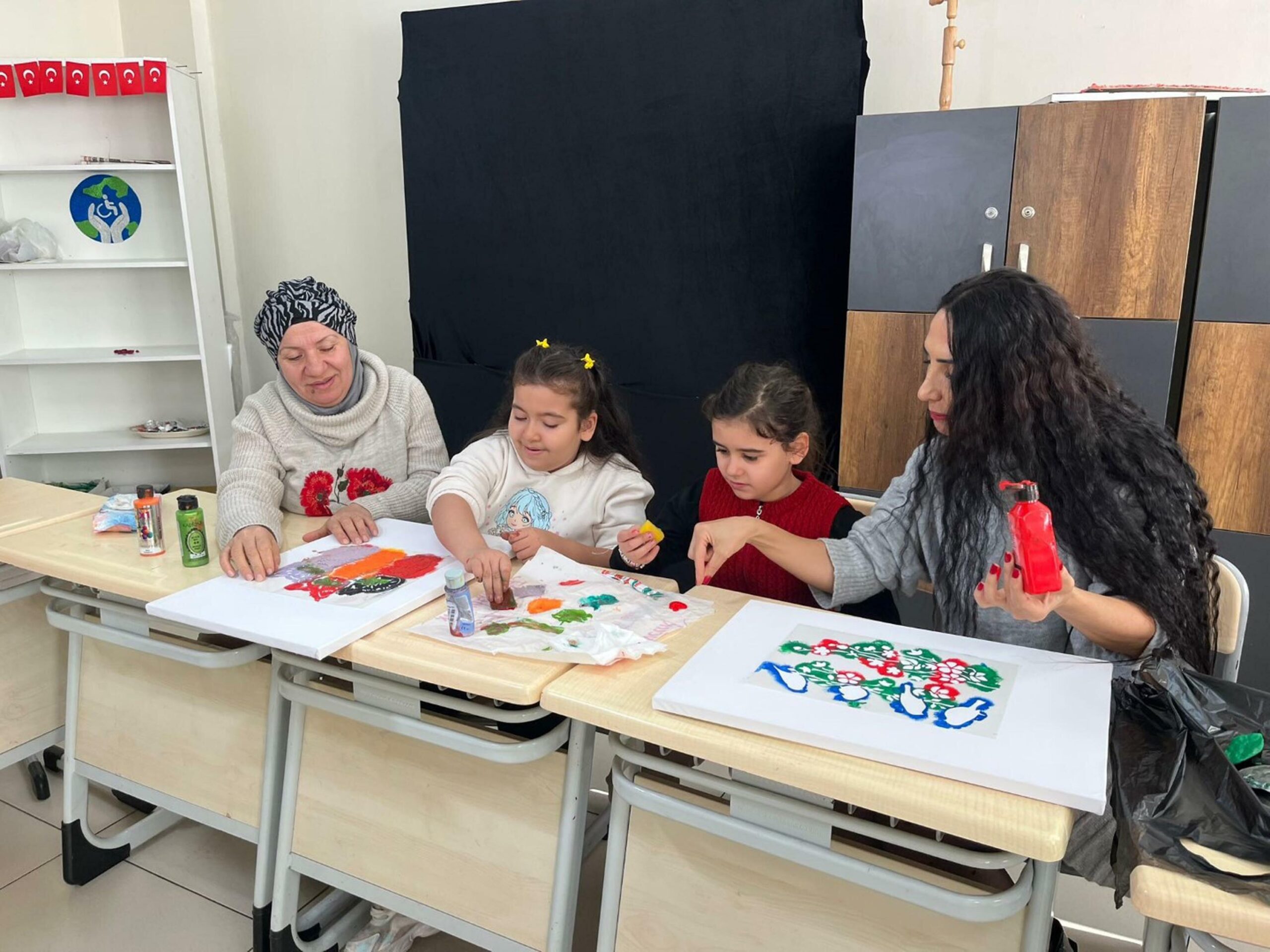 İzmir’de özel eğitim öğretmeni Gamze Tosun, özel gereksinimli öğrencilerinin sosyal