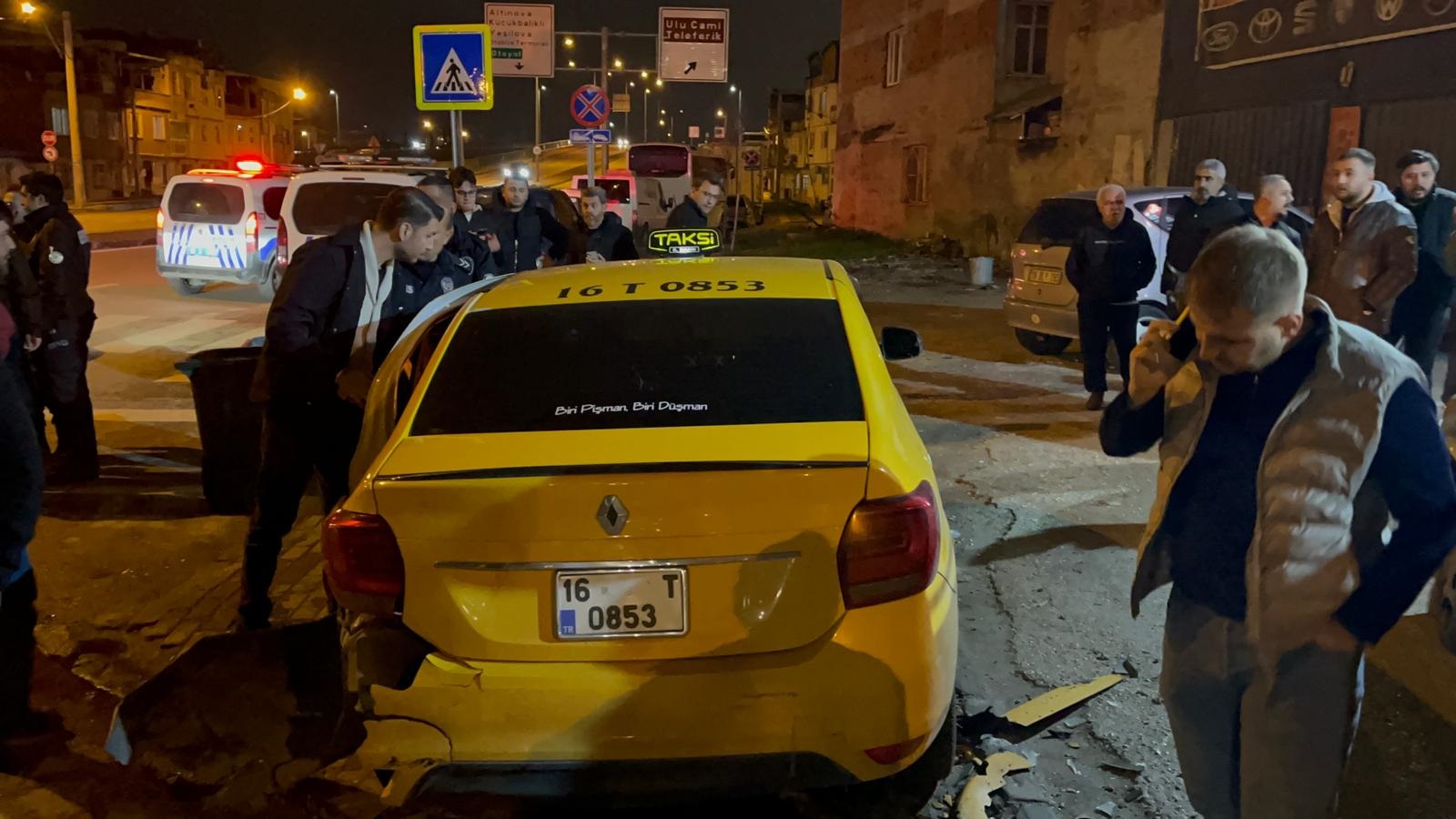 Ticari Taksiyle Kaçtı, Kaza Yapıp Aracı Terk Etti Bursa’nın Osmangazi