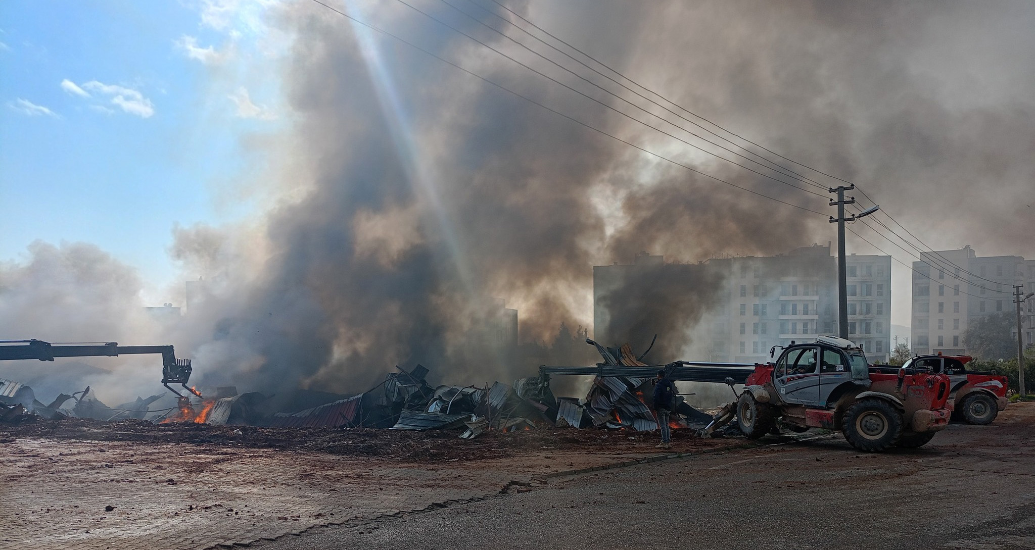 Kimyasal Maddeler Nedeniyle Küçük Patlamalar Yaşandı Gaziantep’in Nurdağı ilçesinde bir