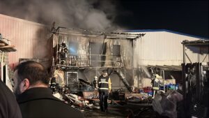 &nbsp; Ofis Bölümünde Çıkan Yangın Kısa Sürede Söndürüldü Kocaeli’nin Gebze