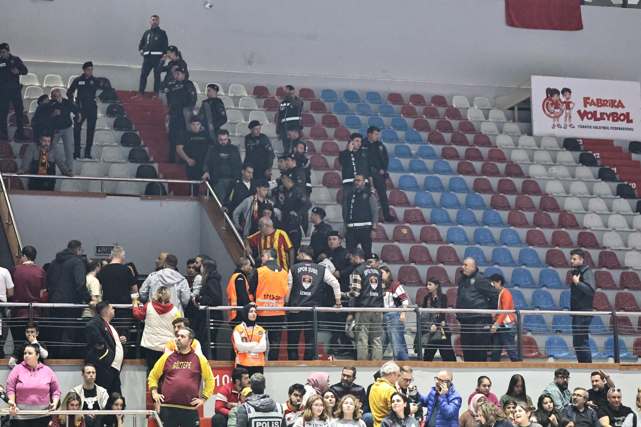 &nbsp; Seyirciler Ücretsiz Eczacıbaşı Maçına Davet Edildi SULTANLAR Ligi’nde geçen