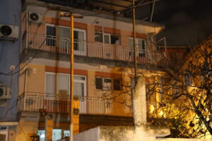 &nbsp; Konak’ta Hırsızlık İçin Girdikleri Evde Ev Sahibi Erdinç Kavut’u