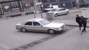 Yıldırım’da Korku Dolu Anlar: Husumetlilerini Kaçırmaya Çalıştı, Polisin Üzerine Araç