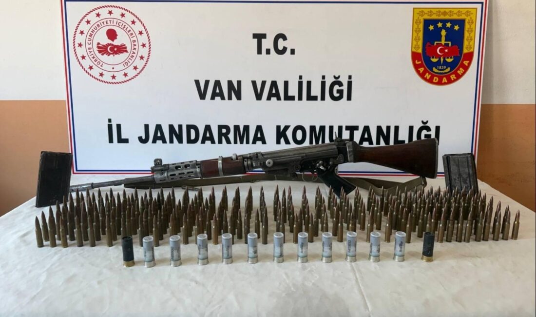 Jandarma Ekiplerinin Bir Ev ve Eklentilerinde Yaptığı Aramada Uzun Namlulu
