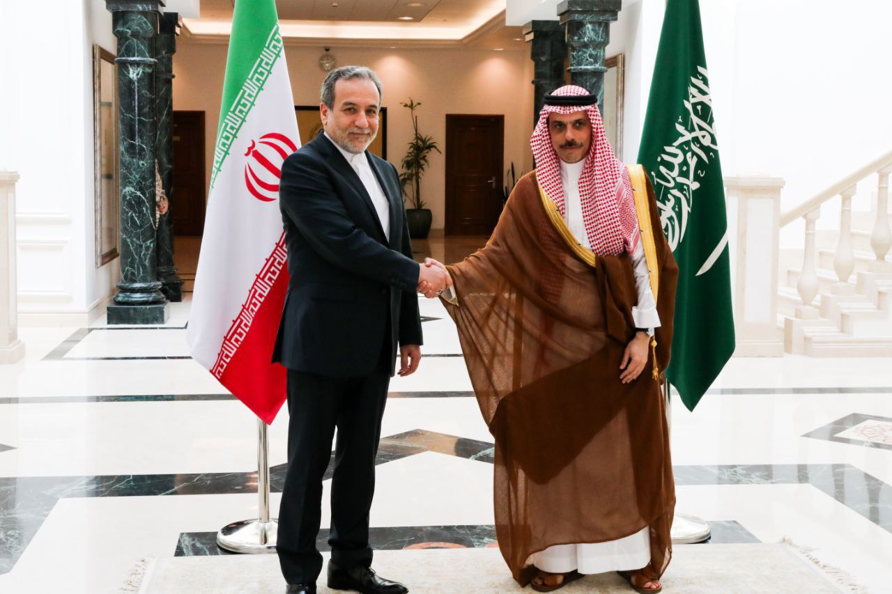 Abbas Arakçi ve Faysal bin Ferhan Bölgesel Gelişmeleri ve İkili