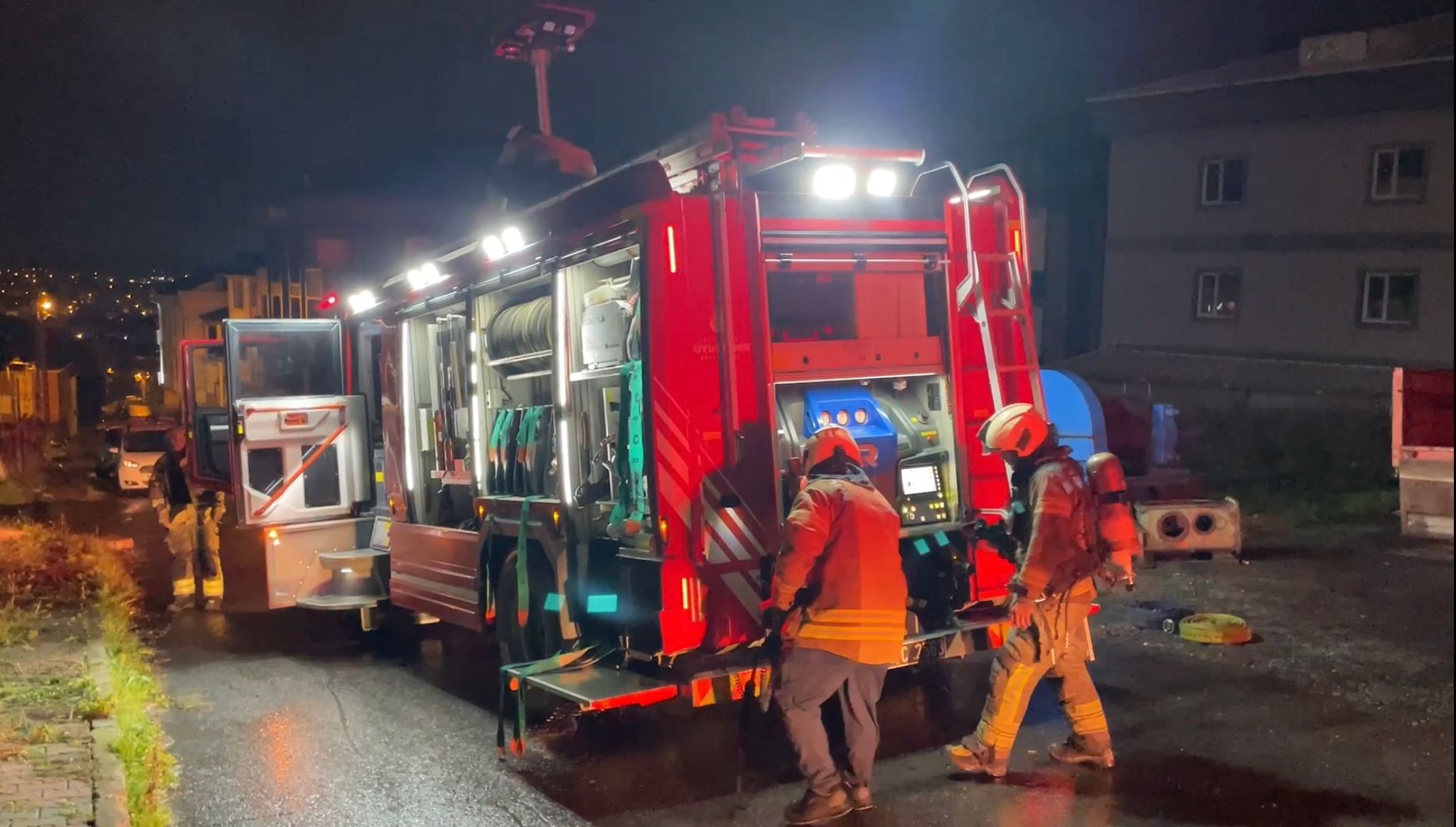 &nbsp; Ütü Masası Üretimi Yapılan Fabrikada Gece Saatlerinde Yangın Çıktı