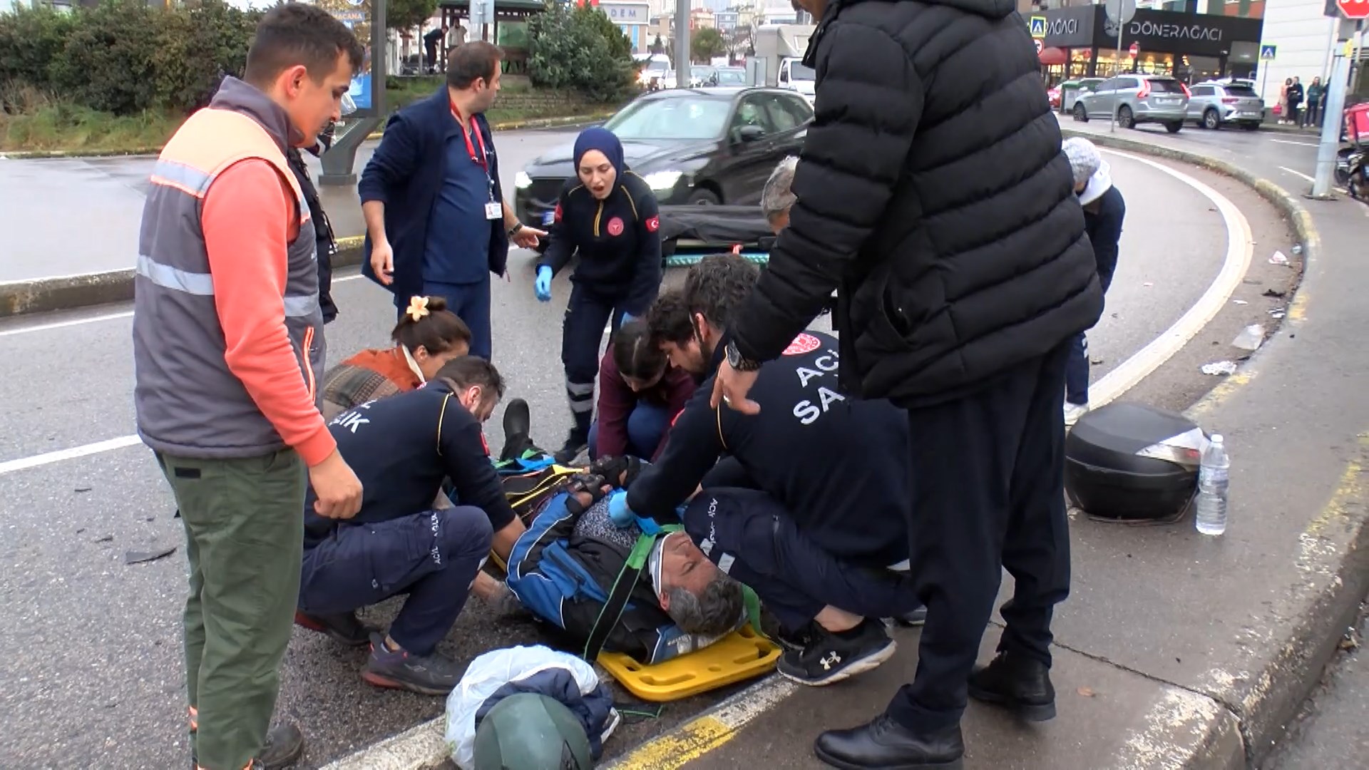 &nbsp; Kaygan Yolda Kontrol Kaybı Kazaya Yol Açtı İstanbul Ataşehir’de