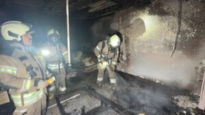 Evdeki Eşyalar Kullanılamaz Hale Geldi, Çocuklar Yara Almadan Kurtuldu İstanbul